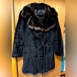 1964-1973 Vintage Faux Fur Jacket 😍 Size L